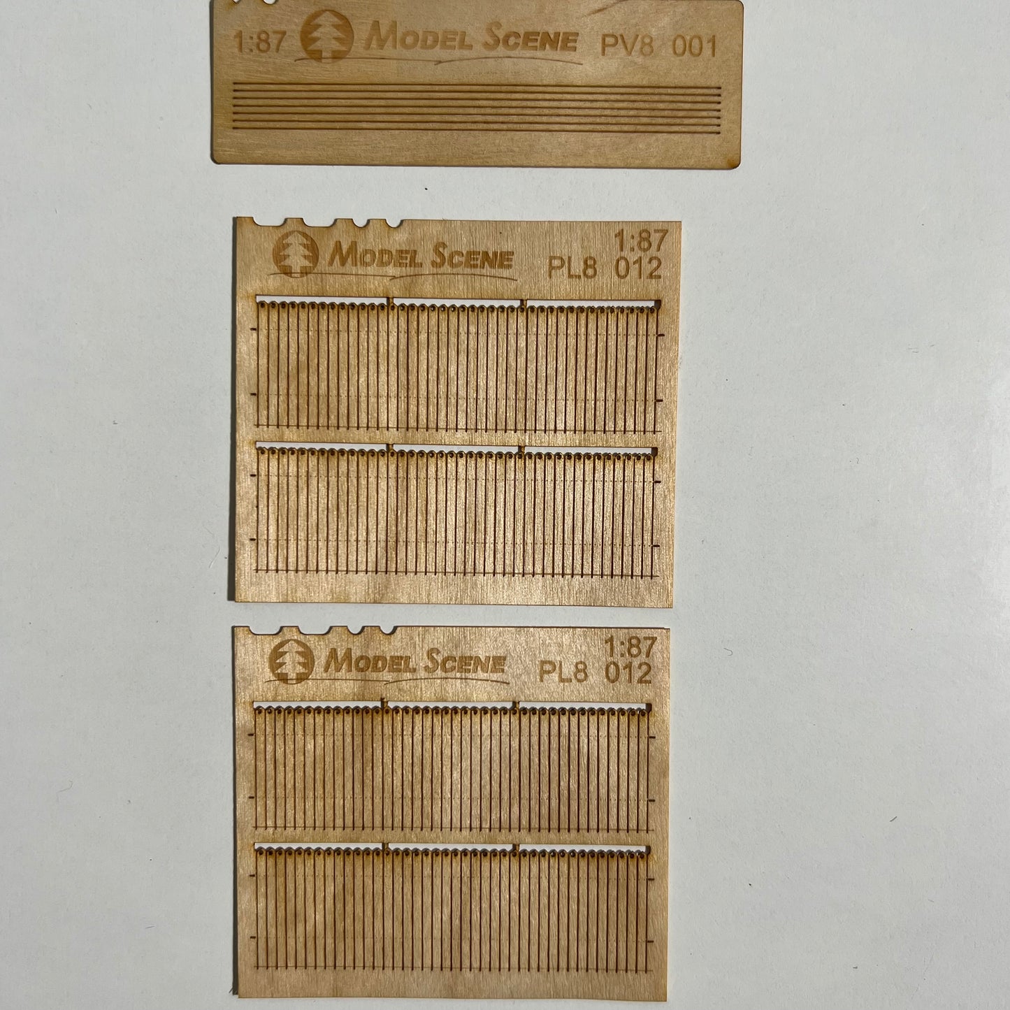 Bretterzaun mit Schmuckrändern, 1:87 - Langmesser-Modellwelt - Model-Scene