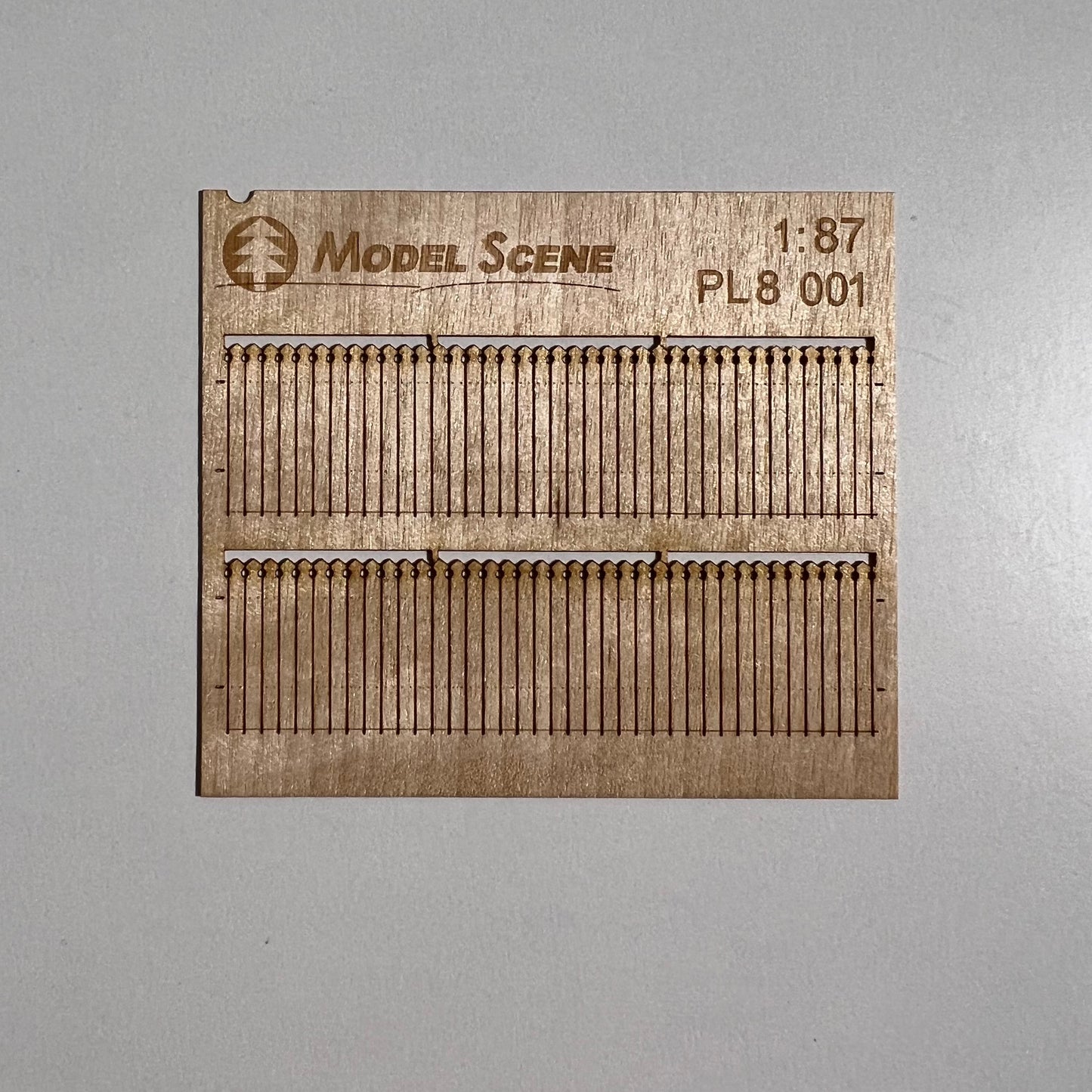 Bretterumzäunung mit Schmuckrändern "Raute", 1:87 - Langmesser-Modellwelt - Model-Scene
