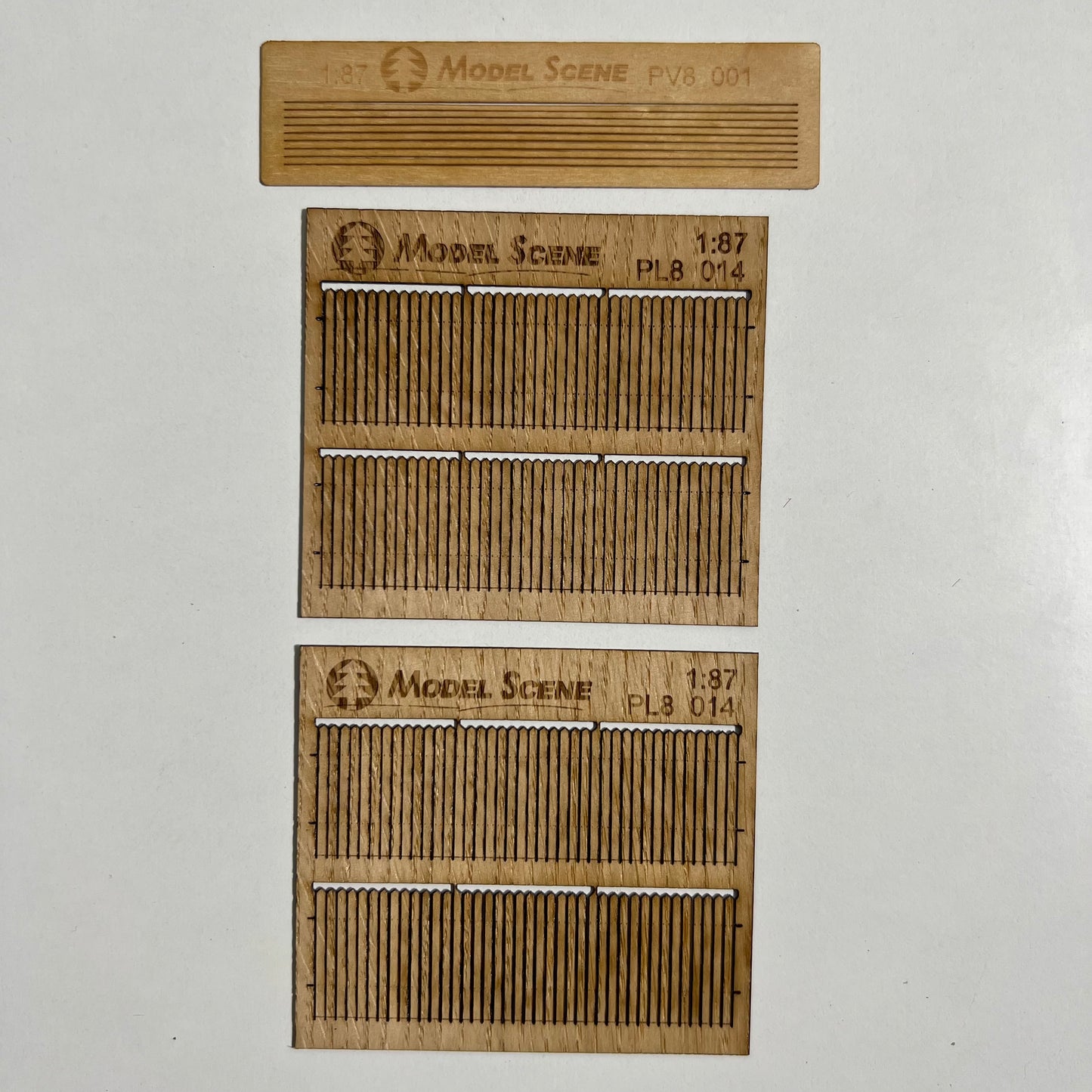 Bretterumzäunung spitzer Rand, breite Bretter, 1:87 - Langmesser-Modellwelt - Model-Scene