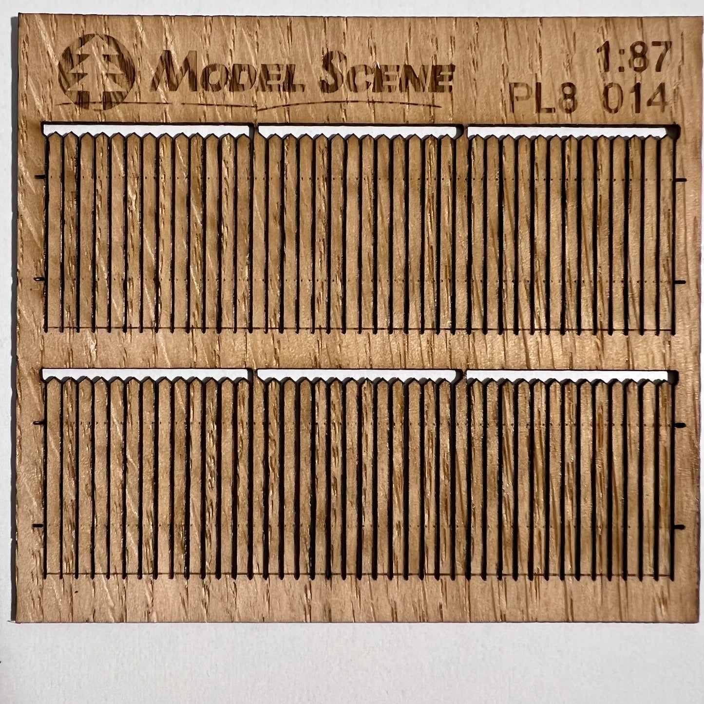 Bretterumzäunung spitzer Rand, breite Bretter, 1:87 - Langmesser-Modellwelt - Model-Scene